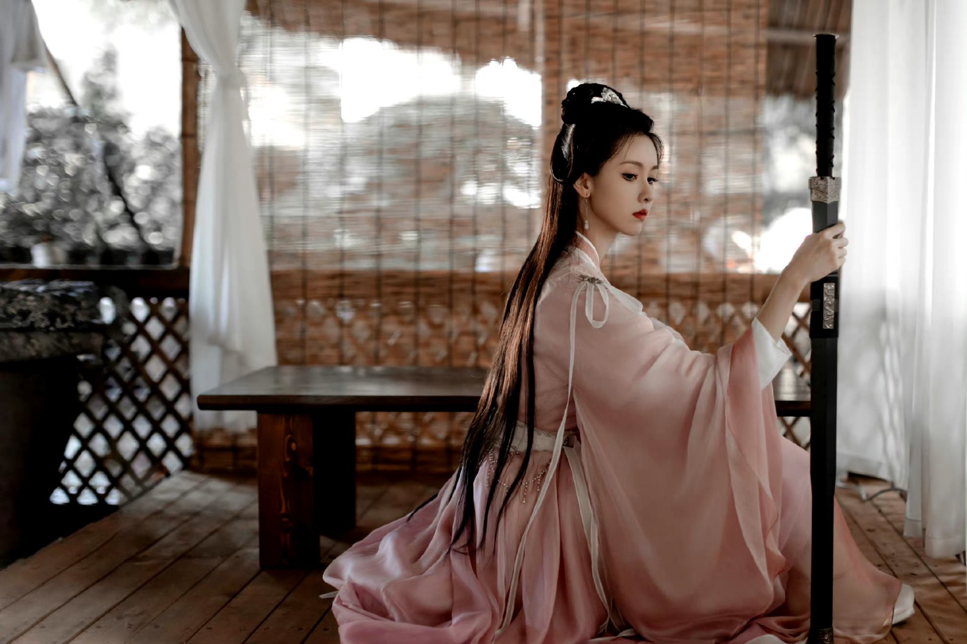 陈都灵～江湖路远～红颜依旧～女侠「乔婉娩」鲜衣执剑～逍遥归来～共