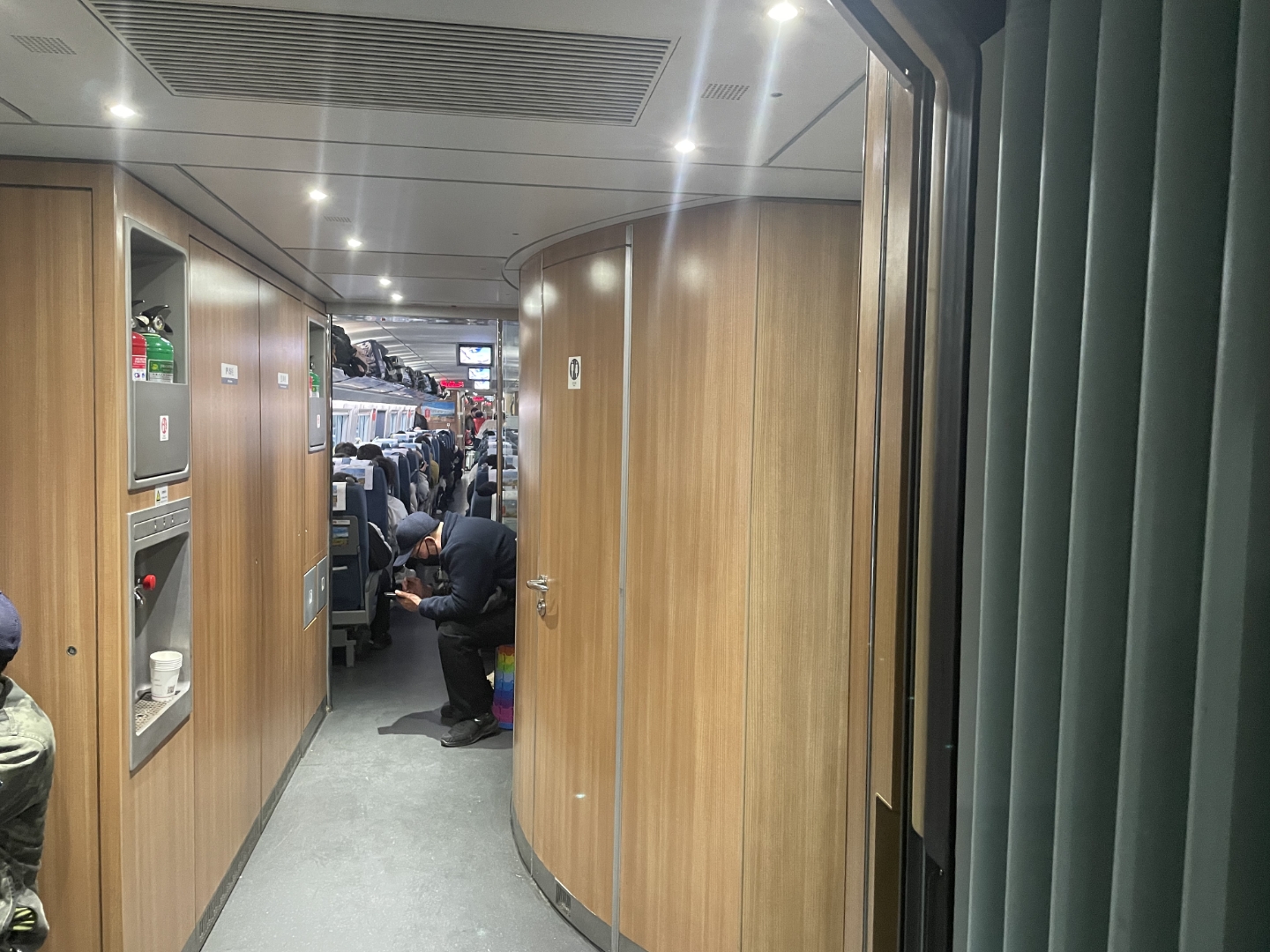 车子一路向前,像有什么无形的力量在牵引着我,心里只想着快点到家