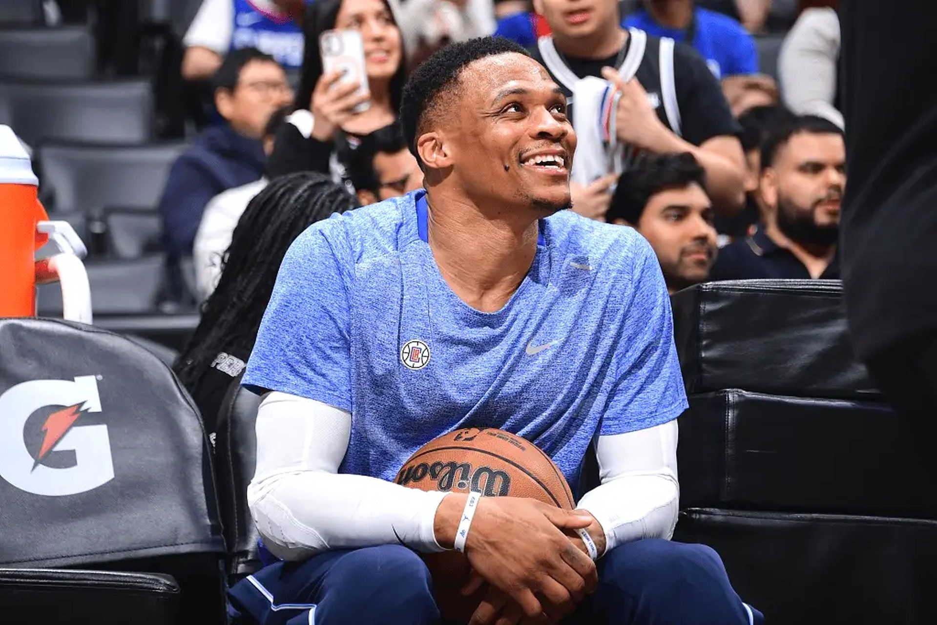 太阳 108-105 险胜雷霆！布克绝杀 + 布鲁克斯掌舵！