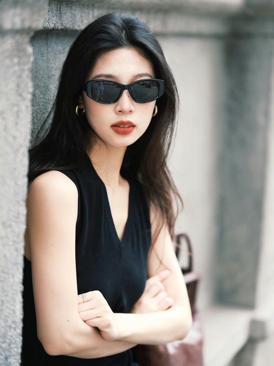 气质美女,又美又飒,御姐范儿十足!