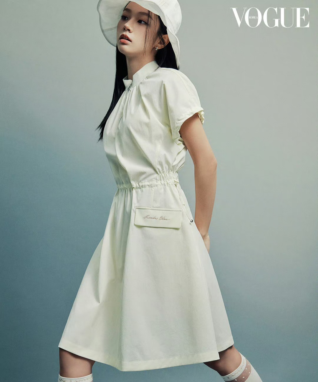 李惠利vogue三月刊画报,黑长直在她身上搭都美爆了,表现力真好!