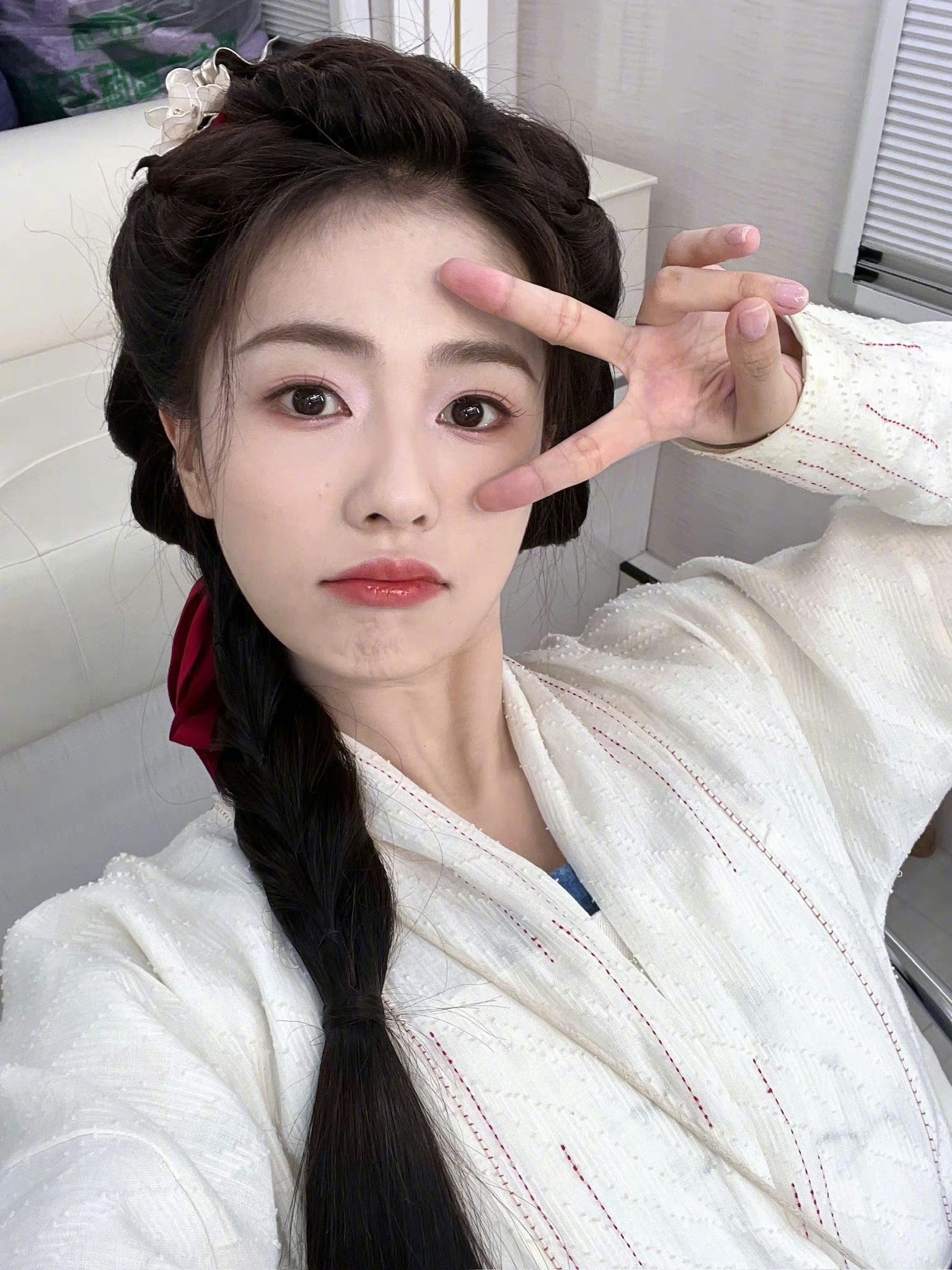 白鹿自拍照好美,温柔甜美,灵动可爱的美少女!