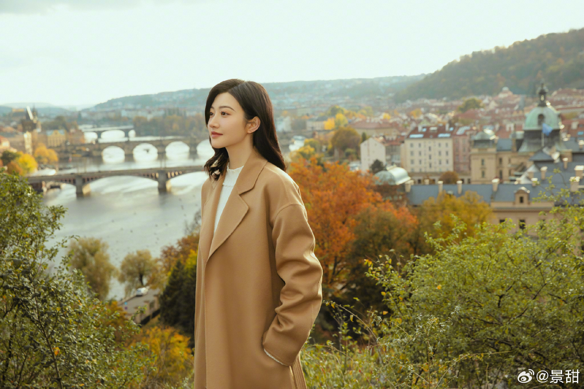 景甜# 真的太好看了!这组金秋随拍,真的温柔得让人心动.