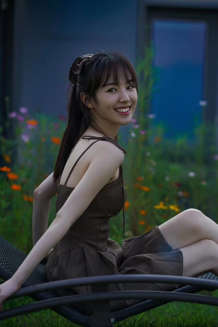 王瑞欣 活力满格,携一抹清风闲坐.