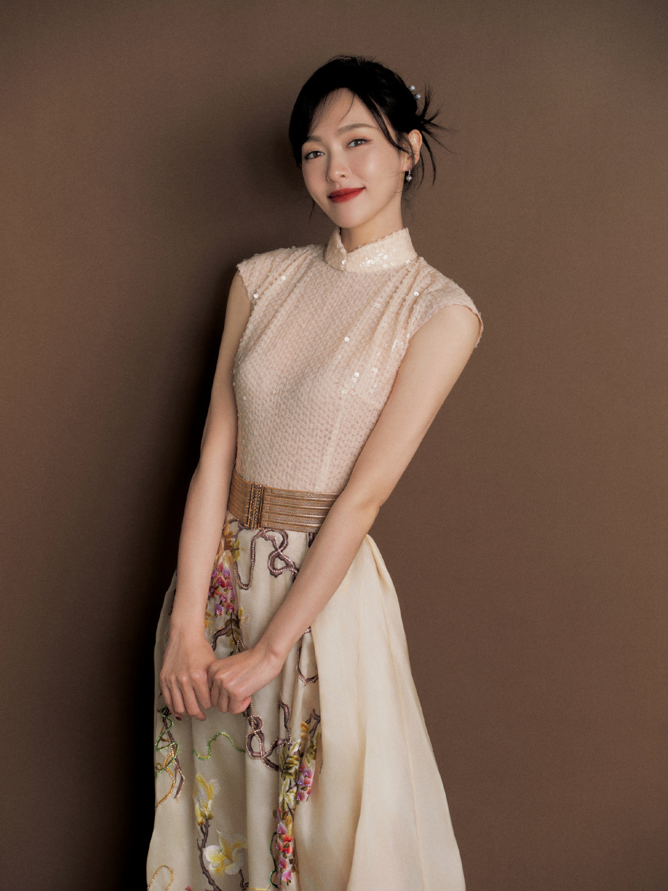 唐嫣#一袭红裙,明艳动人!