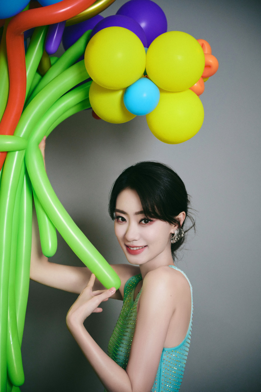 张小斐# 生日大片,新的一年也要继续做千万花儿中,独一无二的那朵!