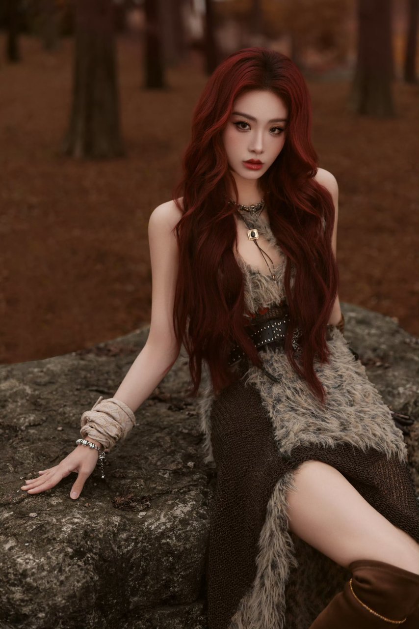 喻言红发大波浪,性感又狂野!