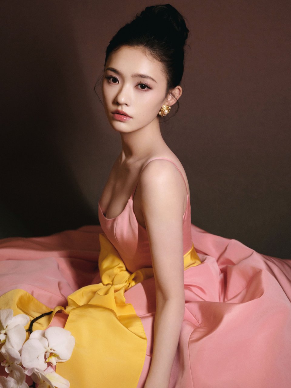 林允粉色礼服,性感优雅好浪漫!