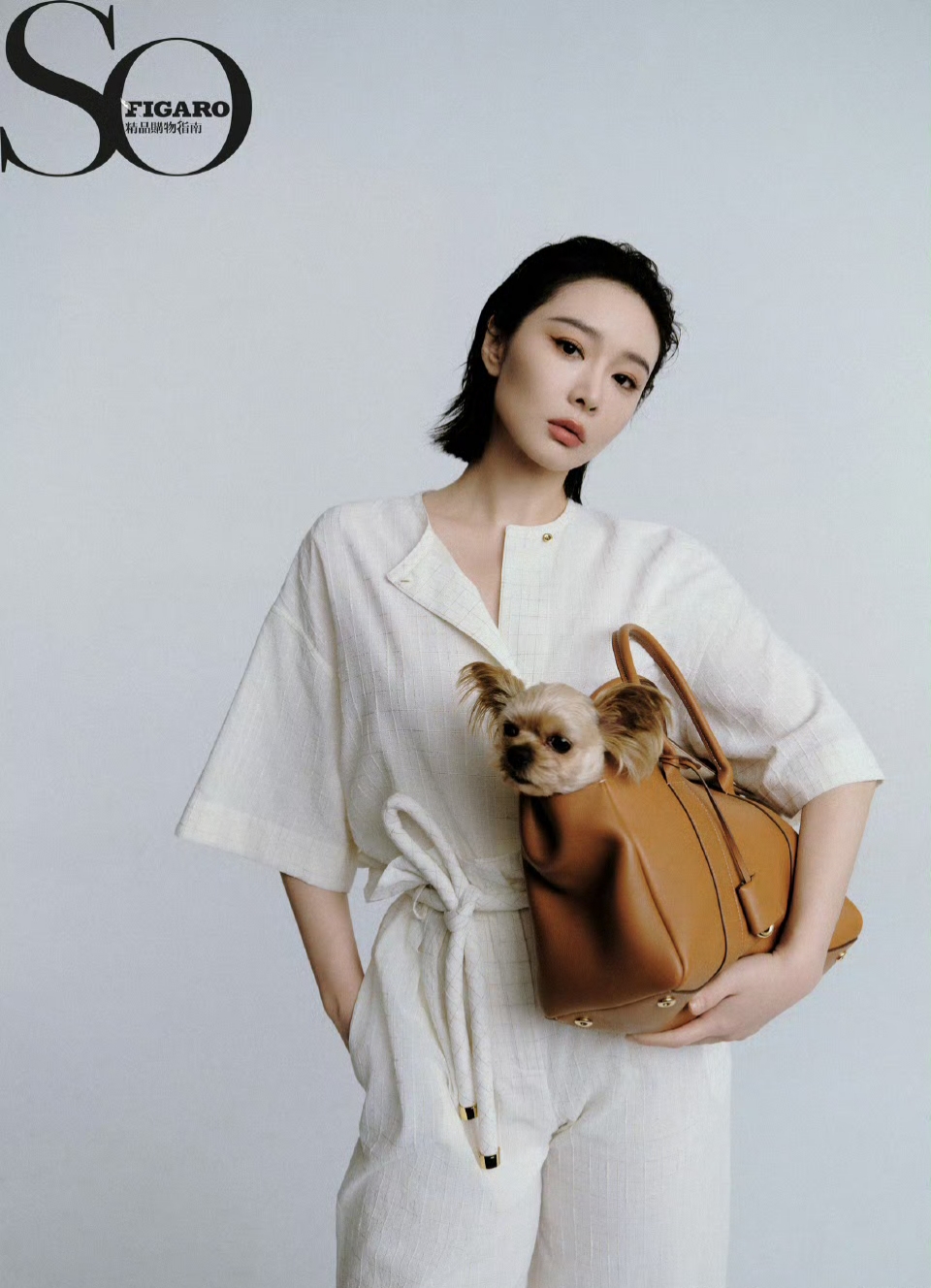 高叶最新大片,一头干练短发,搭配精致穿搭,彰显出无与伦比的帅气风采