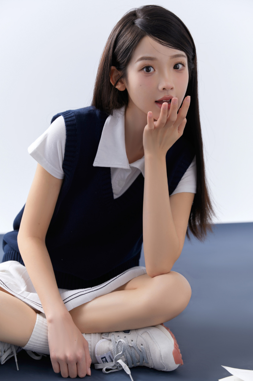 张淼怡校园风少女,清纯温婉!