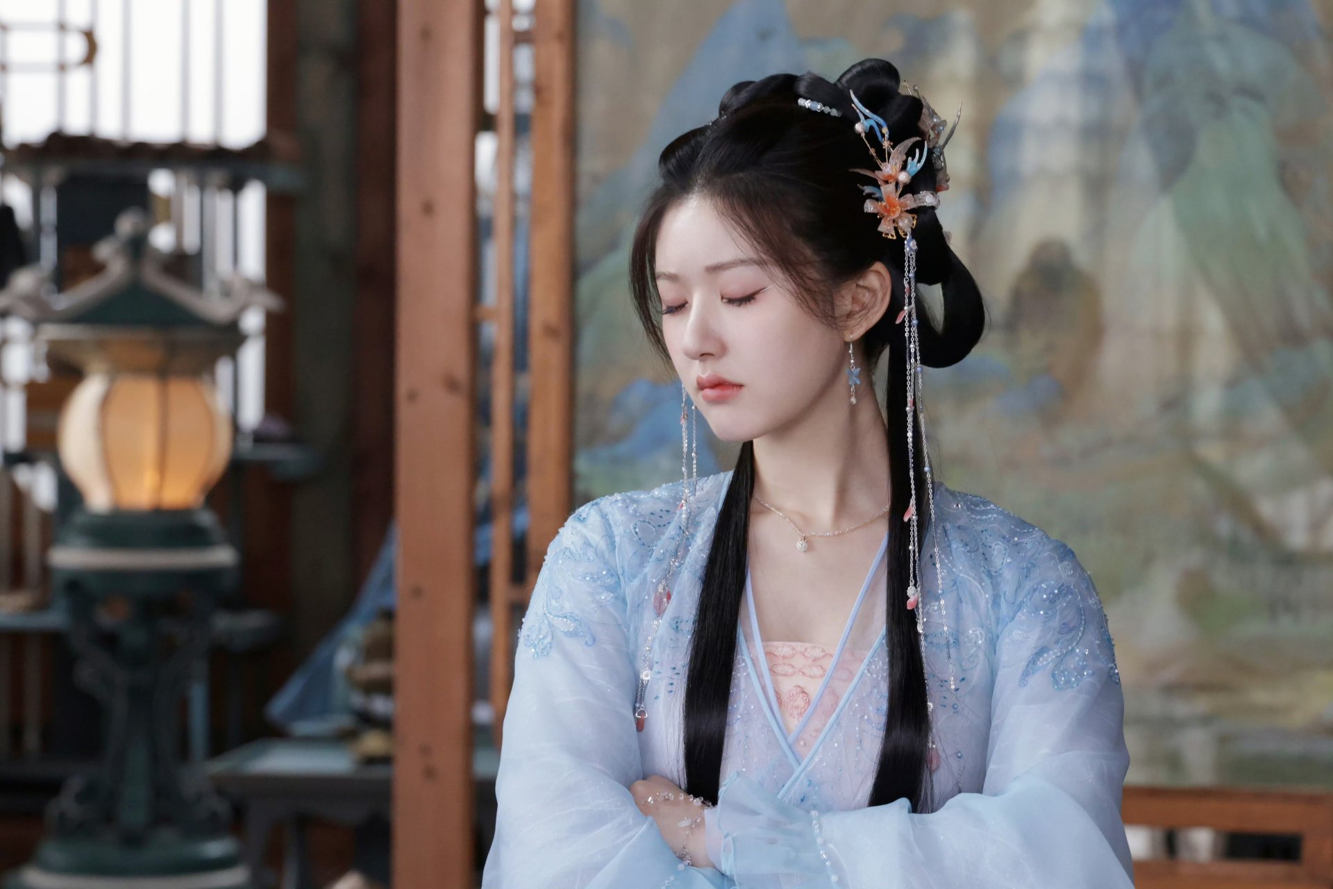 古装可爱美少女#赵露思# ,侧颜绝了!