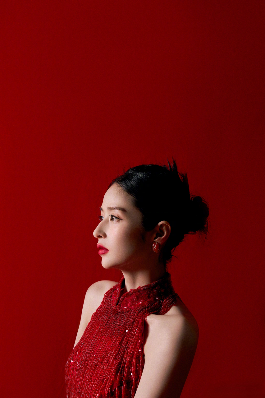颖儿红色旗袍,韵味十足!