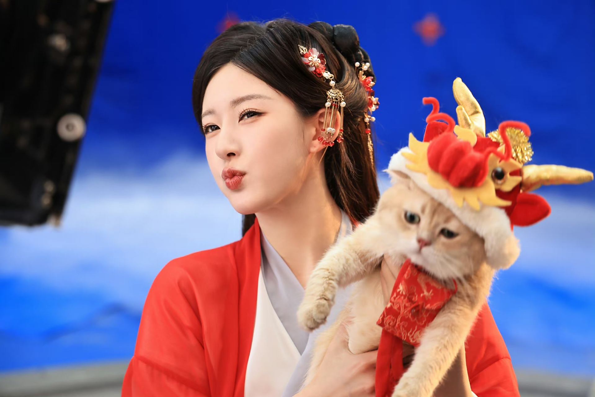 赵露思红衣古风造型,俏皮可爱好甜美!