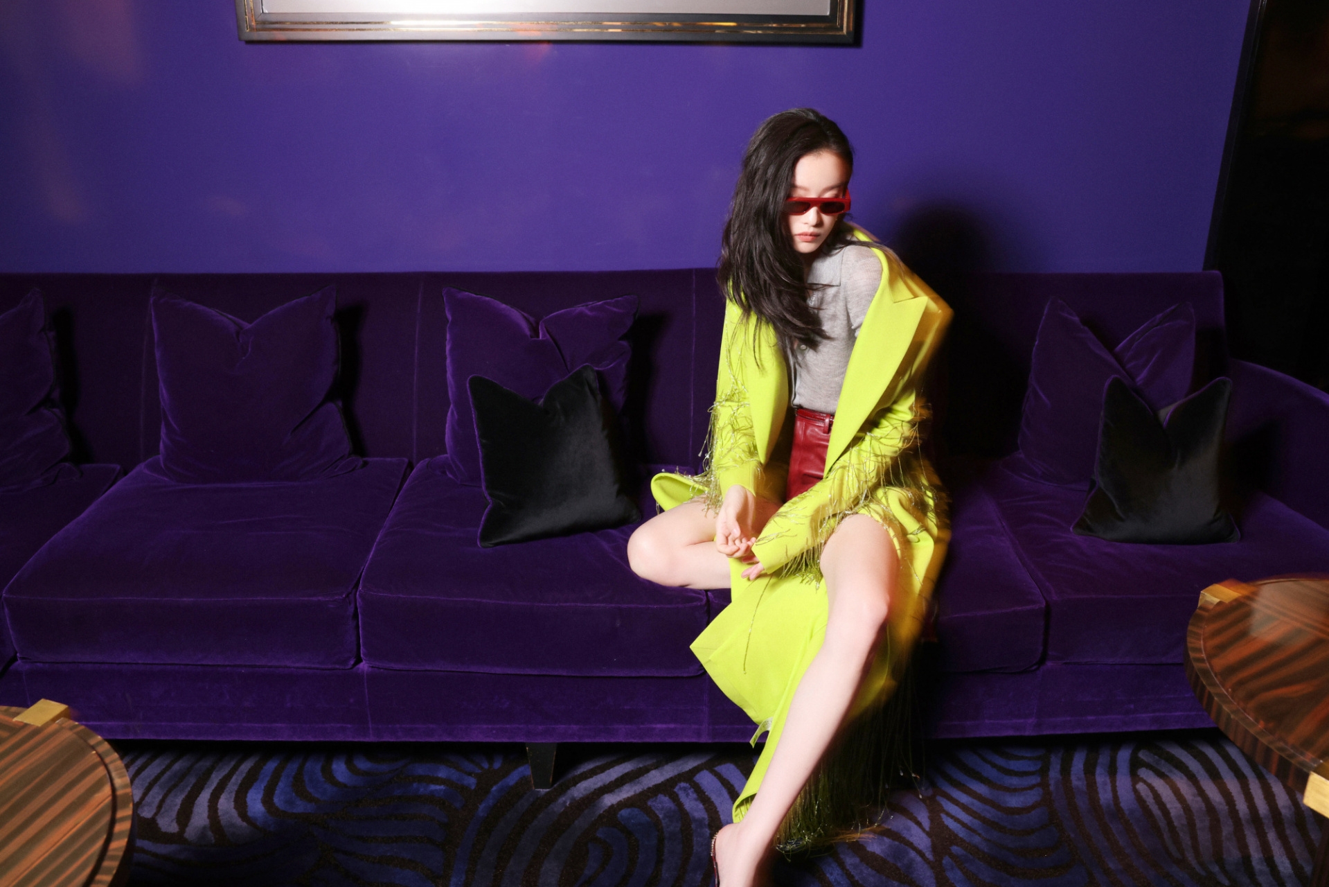 倪妮酷飒拽姐,性感优雅,大长腿好绝!