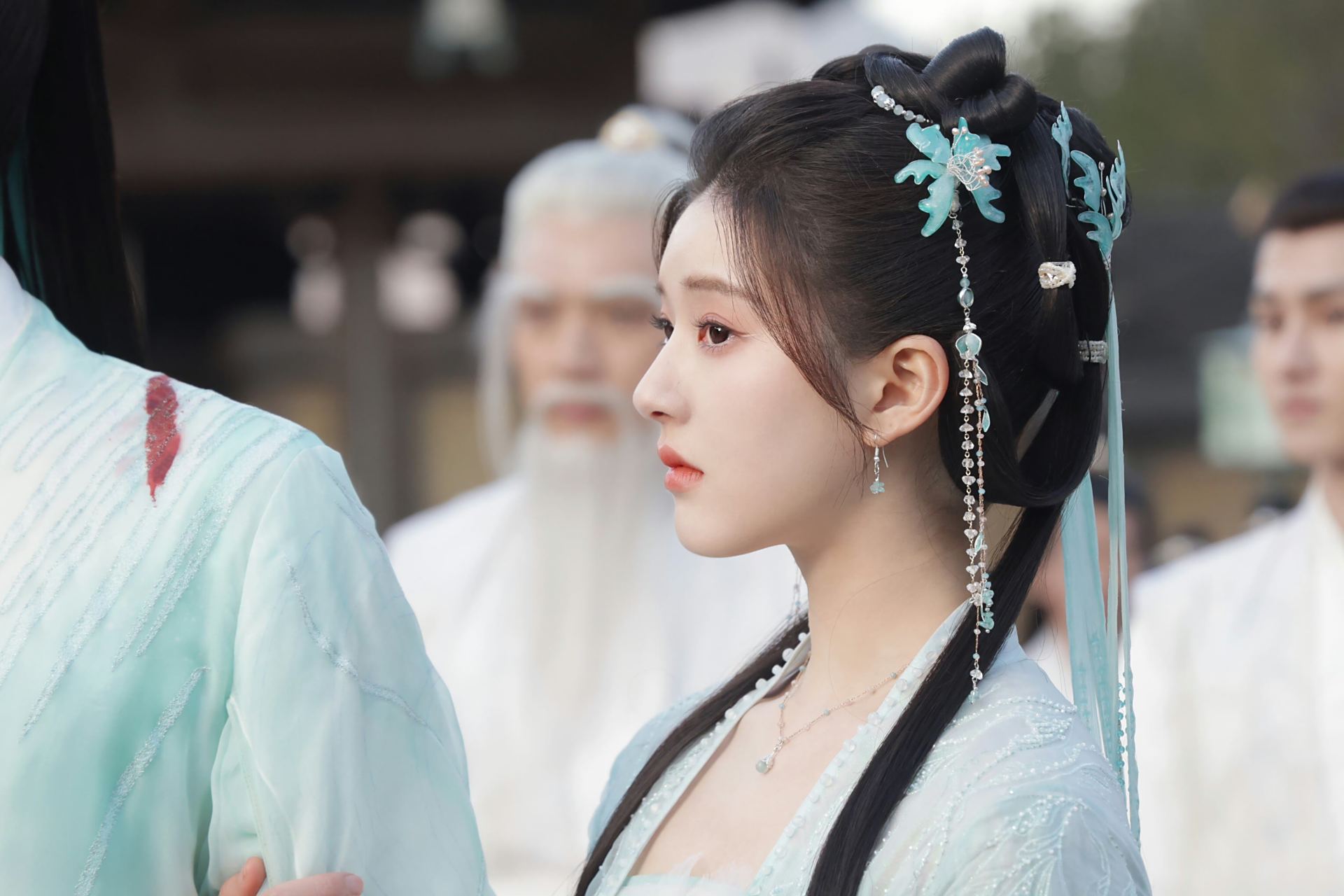 古装可爱美少女#赵露思# ,侧颜绝了!