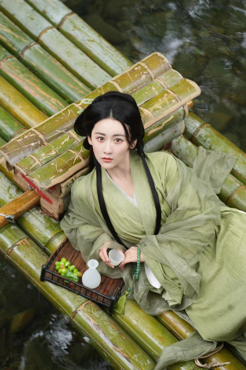 马月清冷感古装美少女.