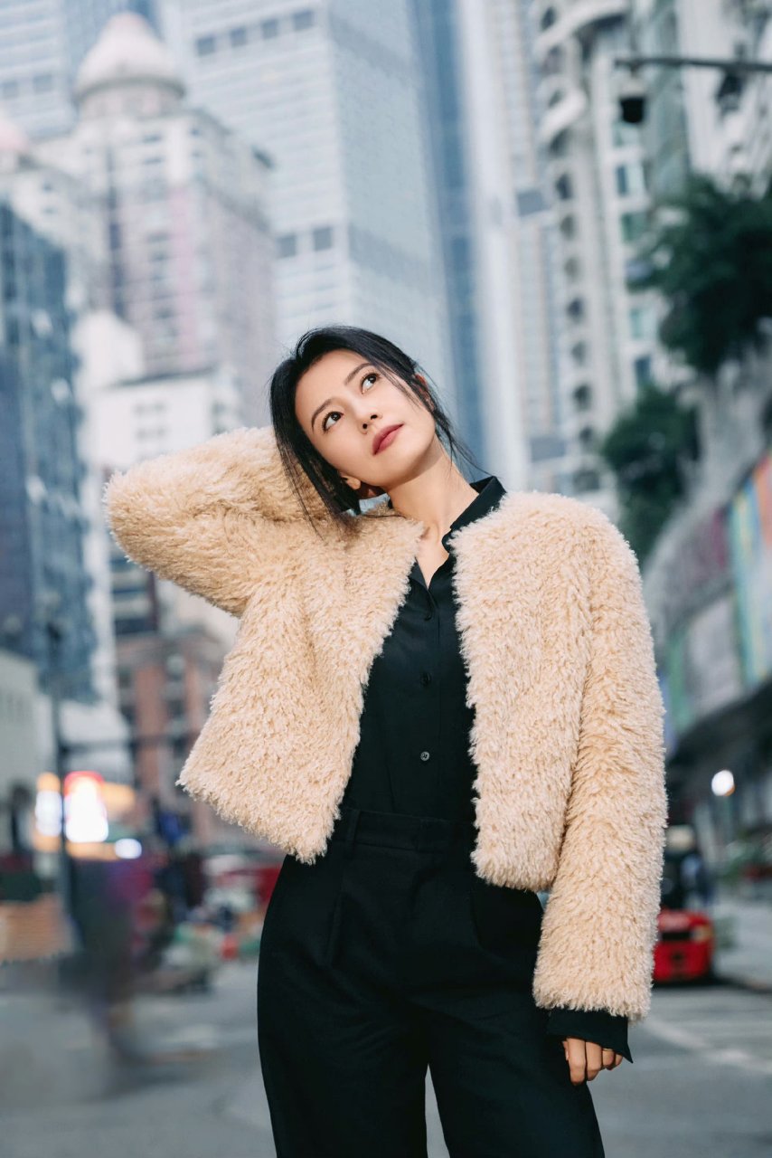 高圆圆# 酷酷的,解锁冬日穿搭.#冬季时尚感大比拼