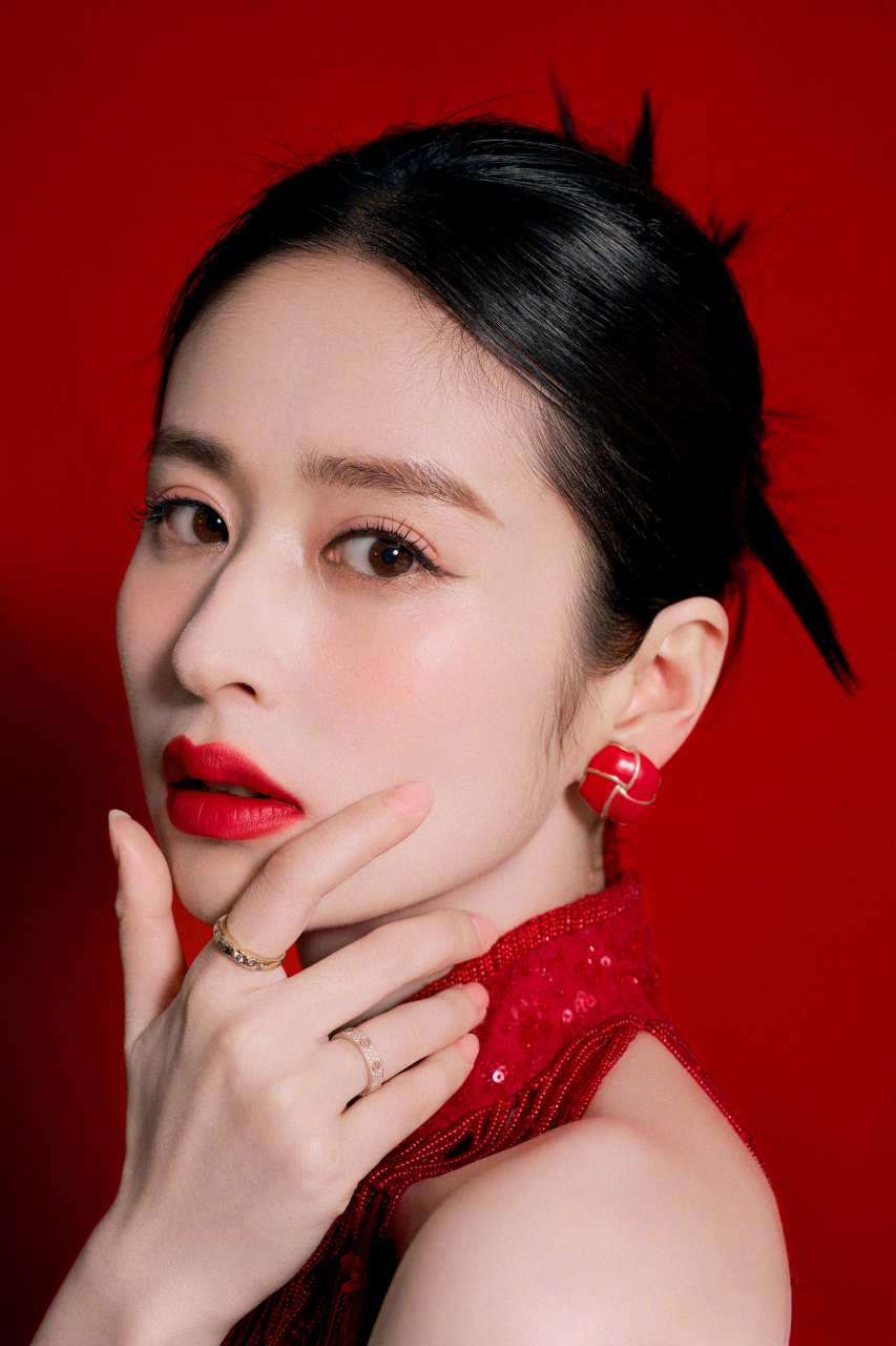 颖儿红色旗袍,韵味十足!