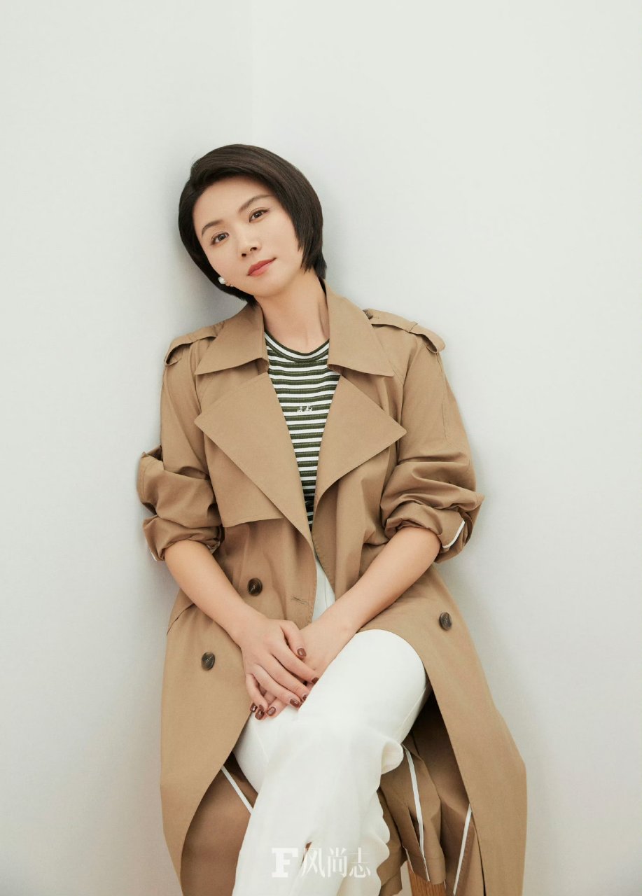 曹曦文短发气质美女,知性优雅!