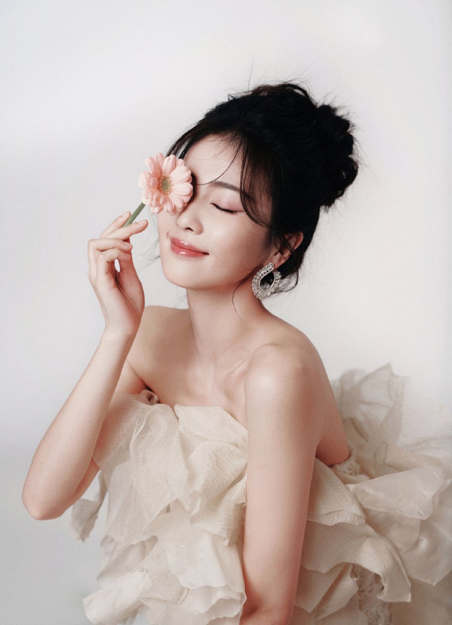 白鹿# 俏皮可爱的花样美少女!#女明星日常风采