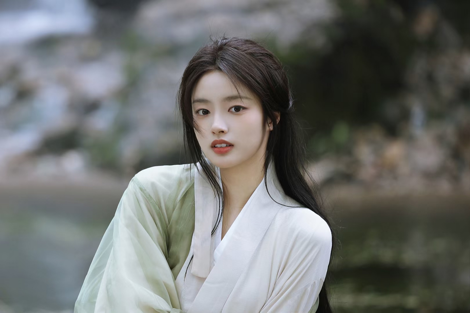 徐若晗# 青山远黛,浮生若梦.娥眉曼睩,羡其有思.