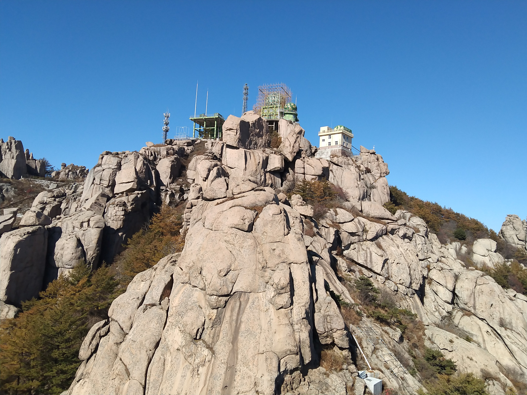 (藏头诗) 登灵旗峰,天人共立 ——【东极柱】东方之巅:第三重高峰体验