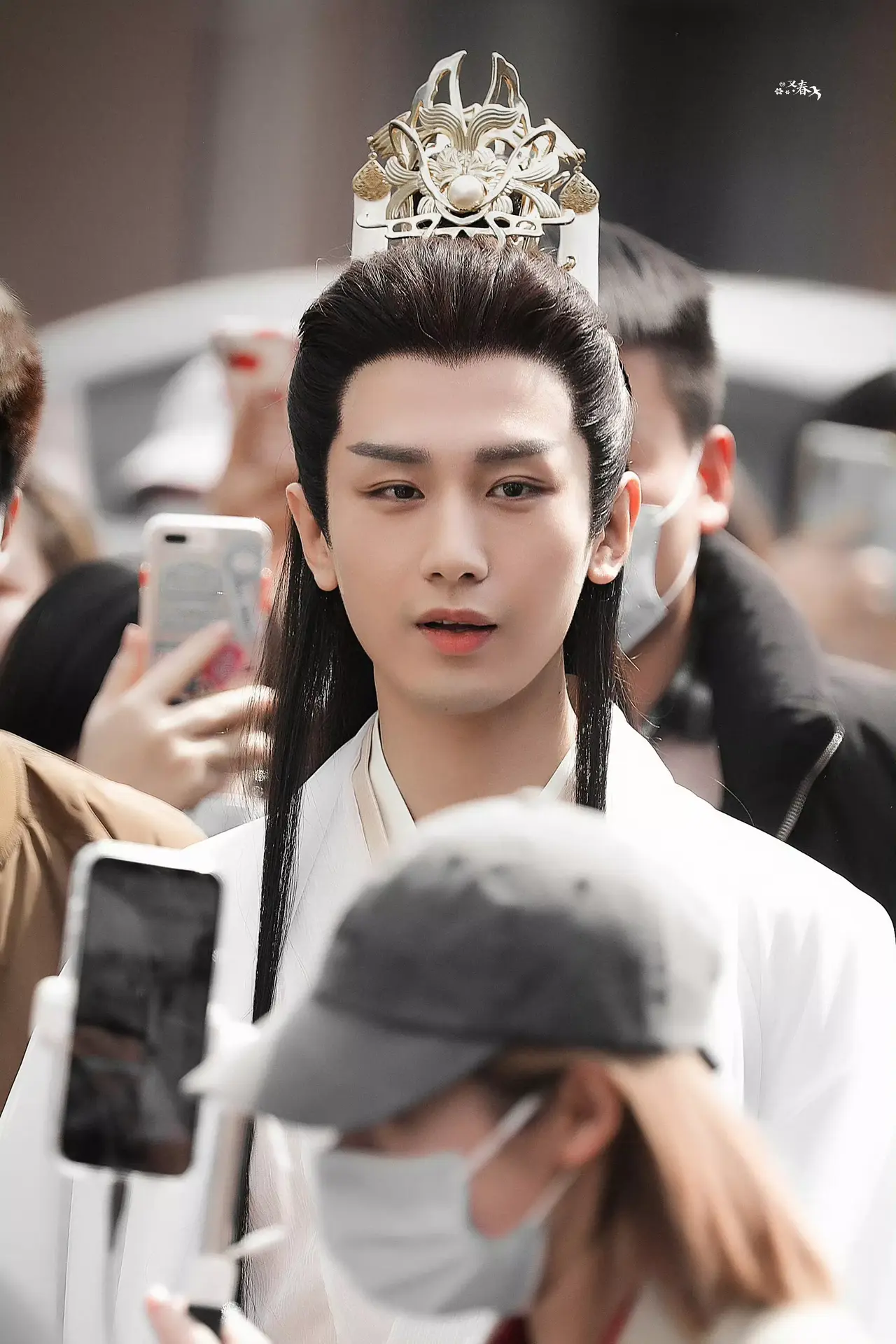 无论过多久,还是封神一样的存在,这个造型太美了,应渊君的仪态和颜值