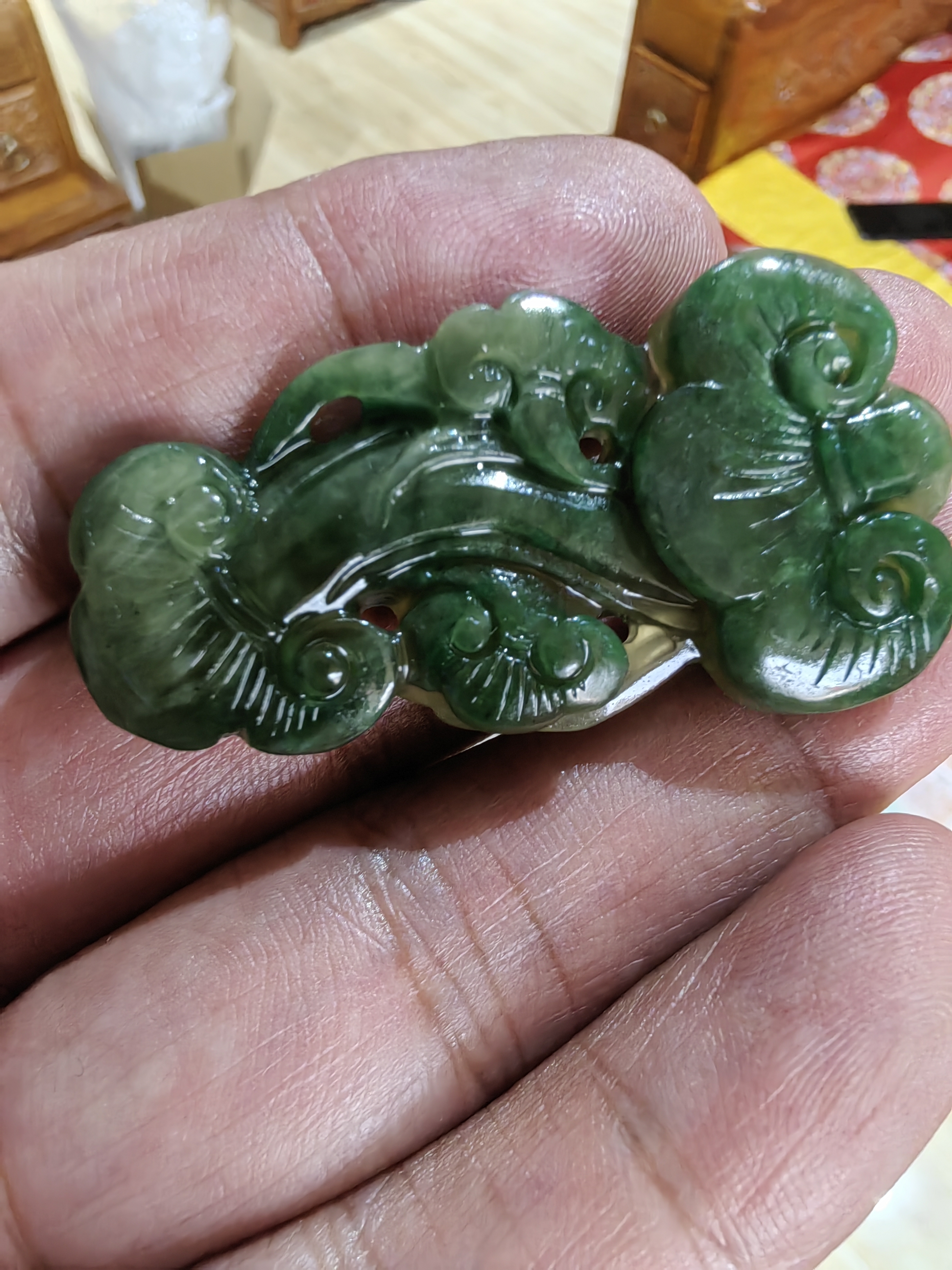 这几个如意雕件,该选哪个呢?是啥料子,压手!