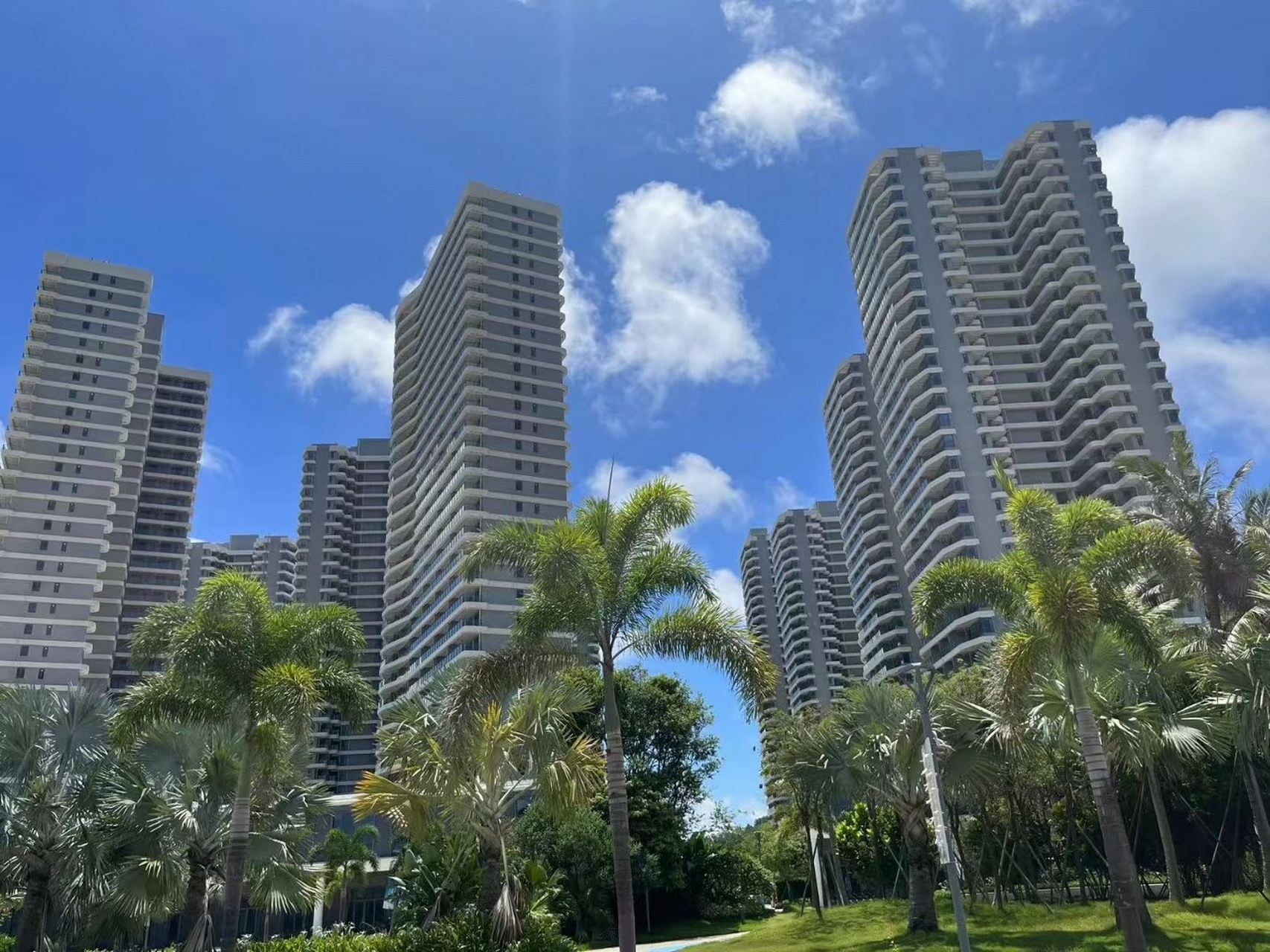 广东阳江沙扒湾aaa景区 荣盛山湖海&御海湾 精装修 海景房 重庆出团