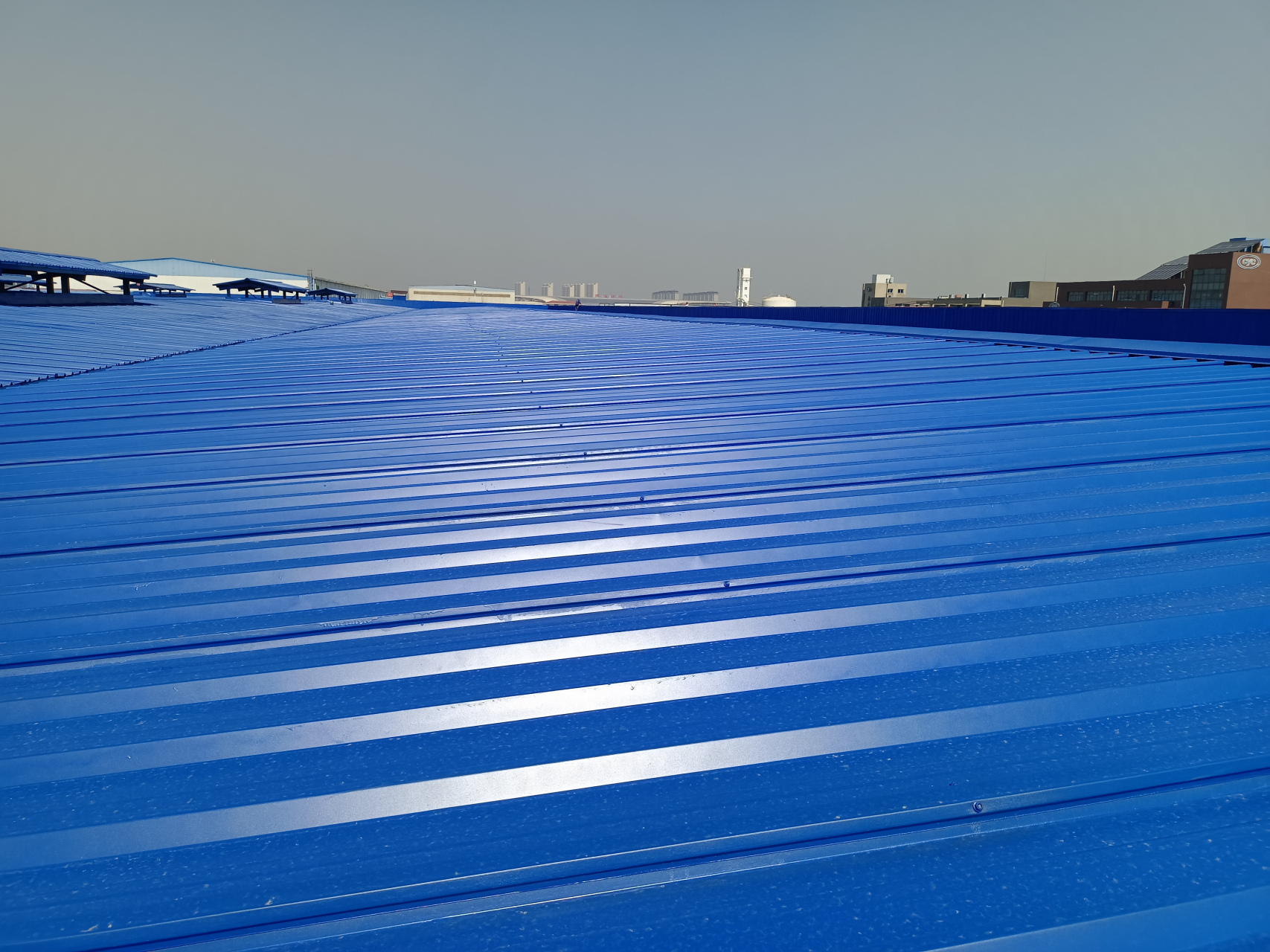 彩钢瓦翻新,厂房彩钢瓦翻新,企业金属屋面翻新修缮施工步骤,正规实用