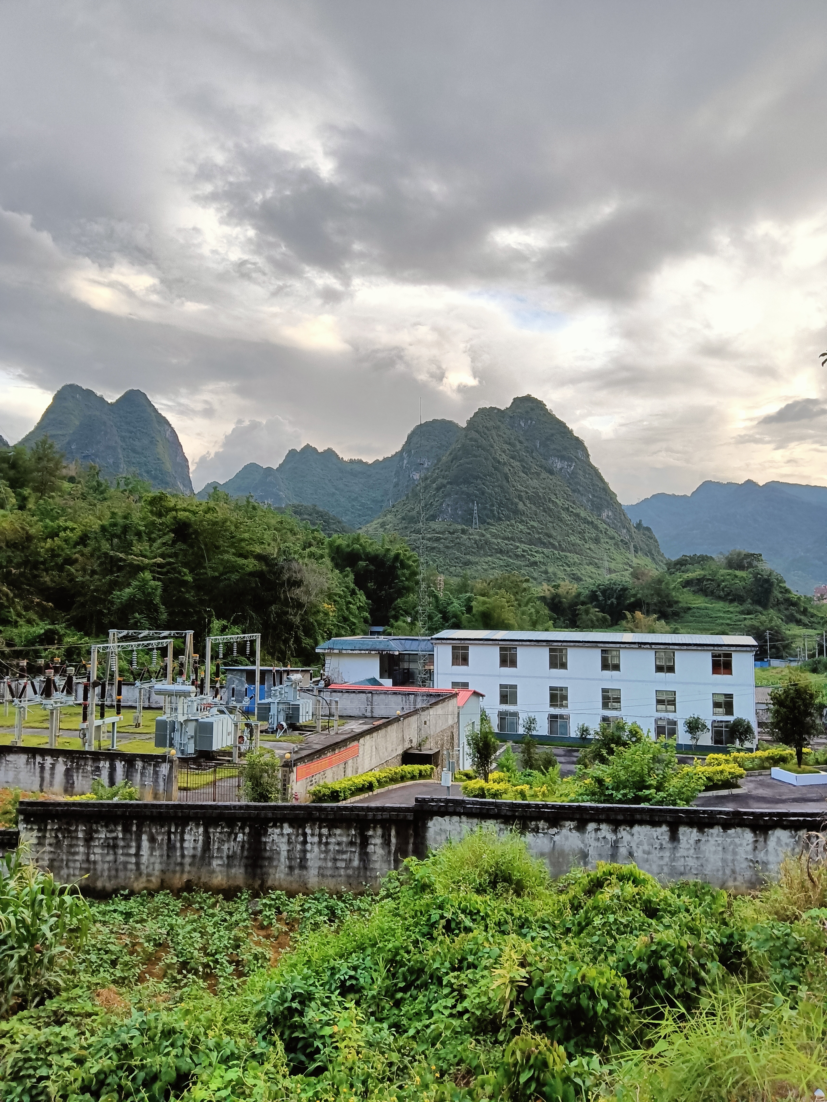 分享广西巴马山中美景