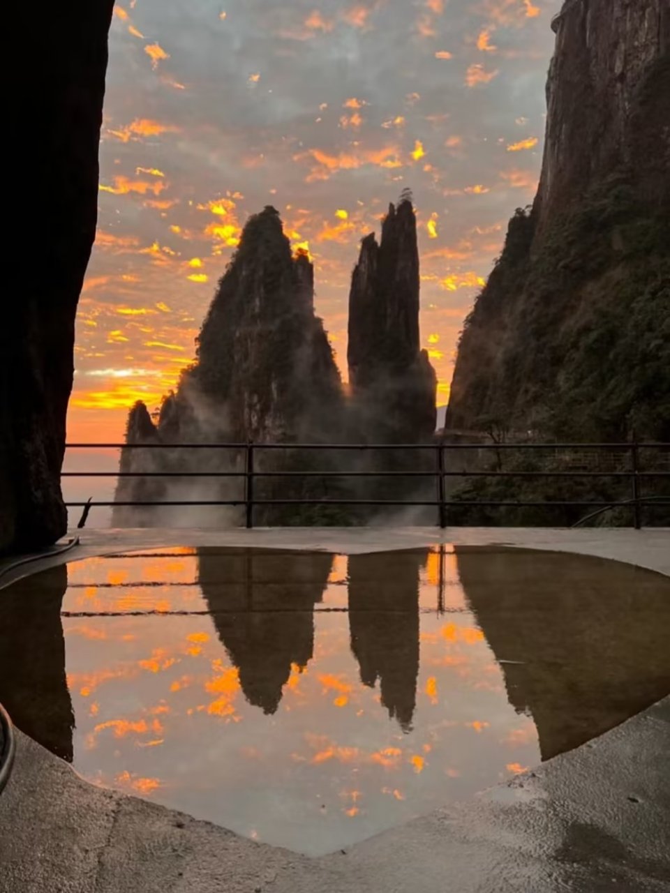 旅游攻略#莽山五指峰景区:距离郴州高铁站两个半小时车程,被称为灿妹