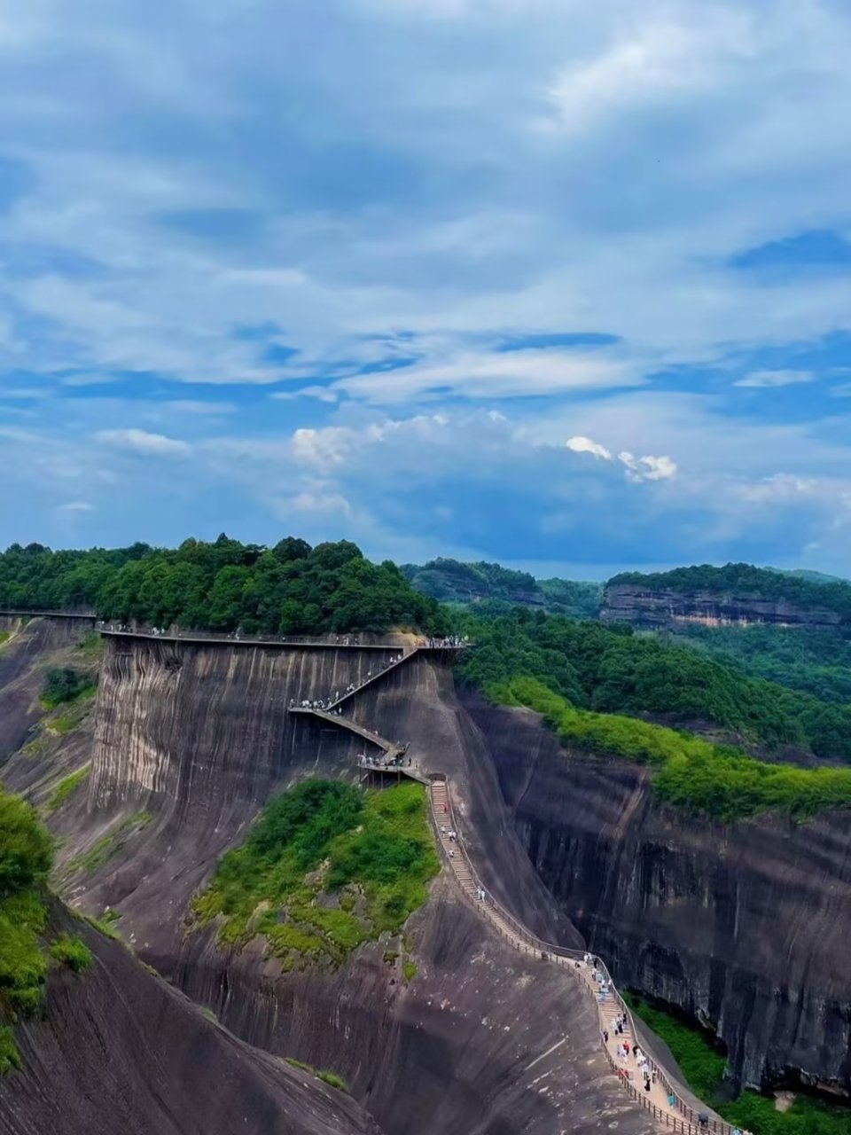 旅游攻略#高椅岭:位于郴州苏仙区,距离高铁站一小时车程.