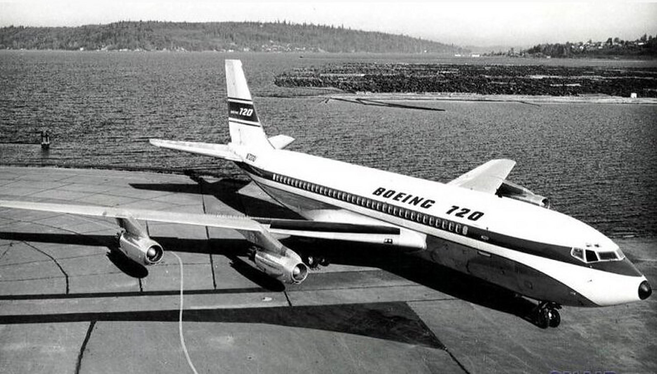 波音720,是波音707120的改型,缩短2.