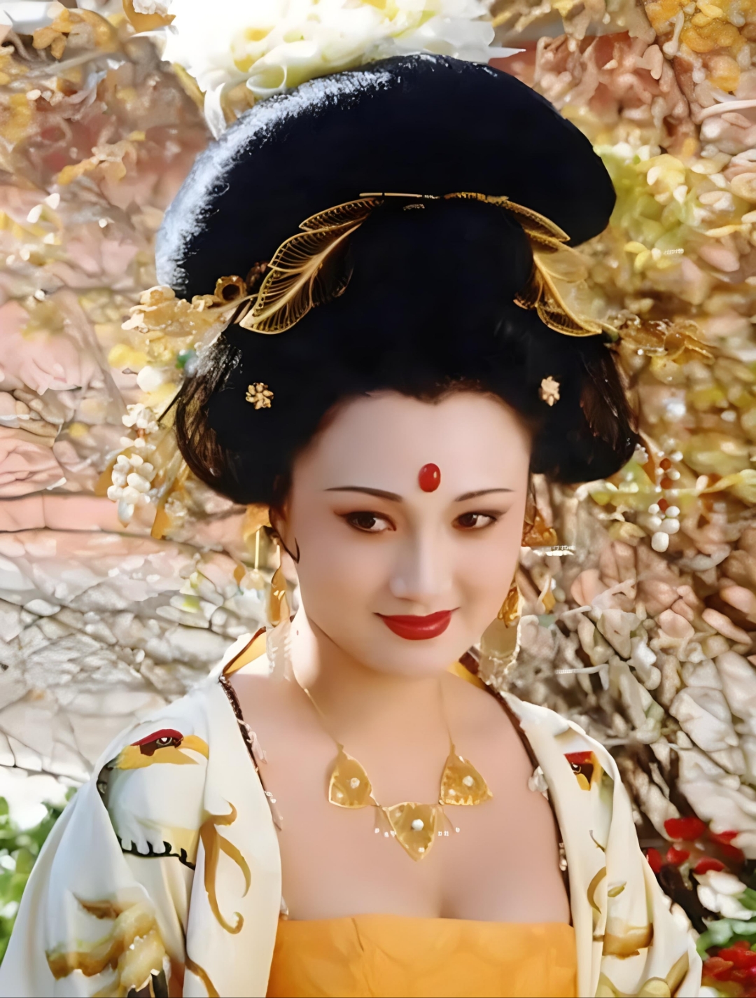 中国古代四大美女之一:杨玉环,她的一生充满了传奇色彩,既有令人称颂