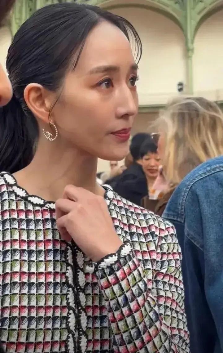 高圆圆则肉感满脸显年轻.可张钧甯演技好身材棒.