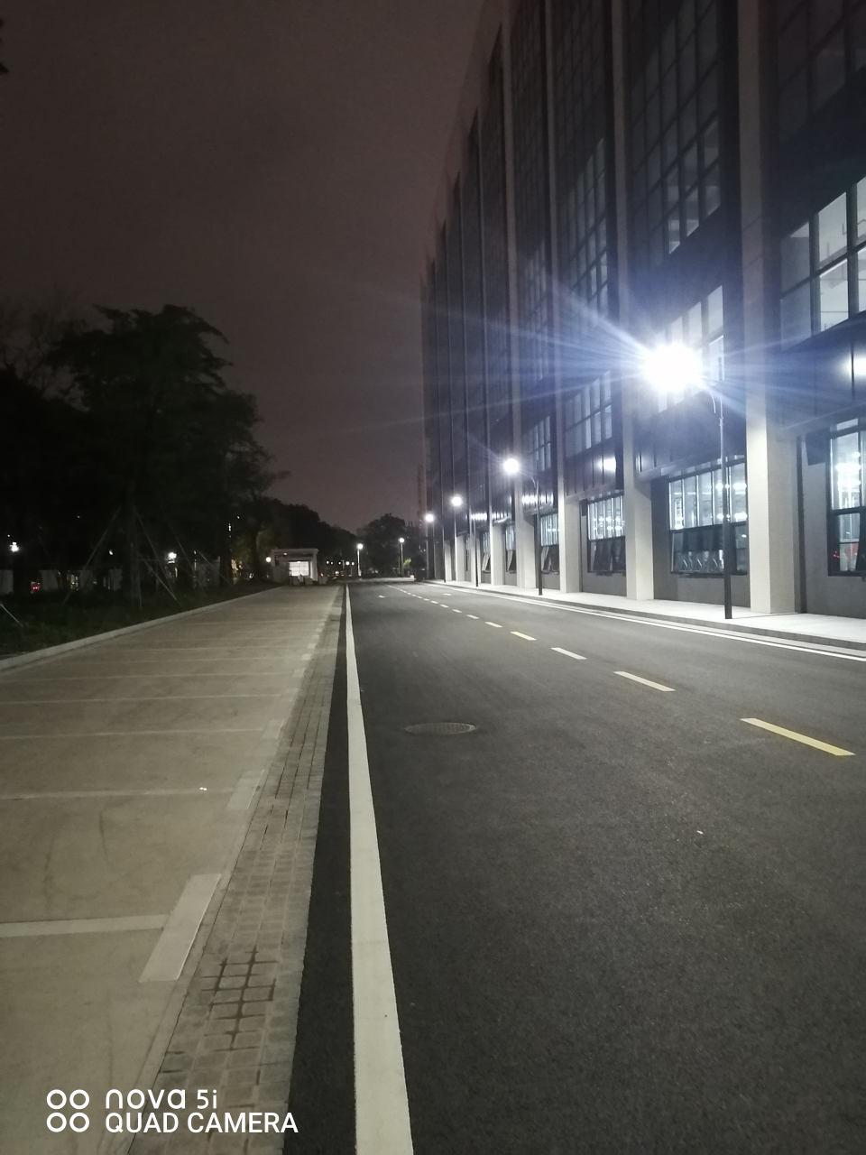 夜不眠  春闷雨落风潮重 蚊飞虫扰蛙乱叫 黑天瞎火无睡意 心烦意乱苦