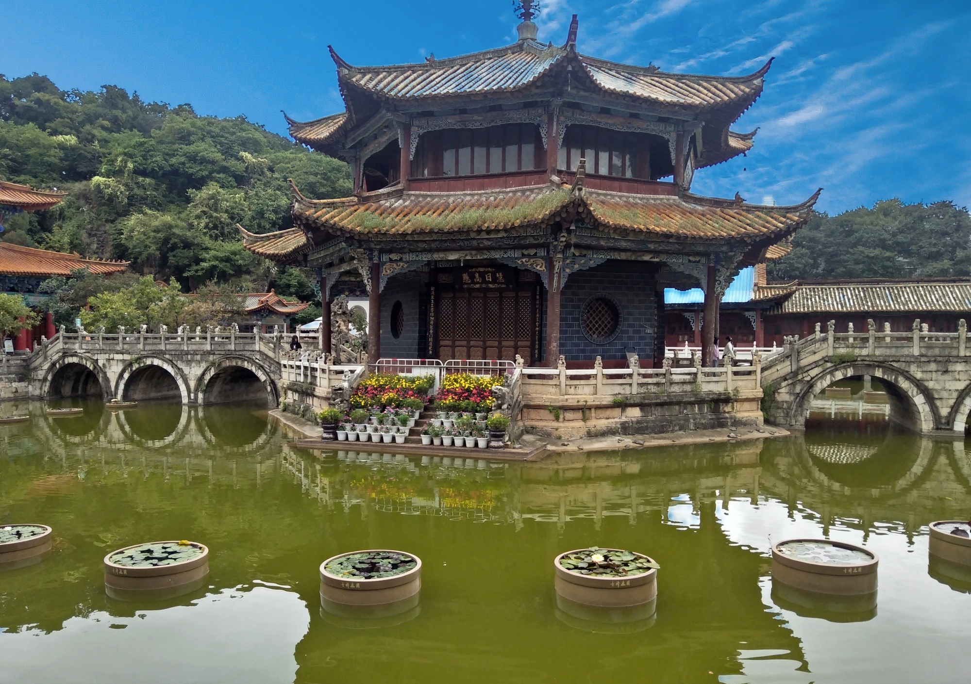 昆明圆通寺,圆如满月丽天境     圆通寺,位于昆明市五华区圆通街,始建