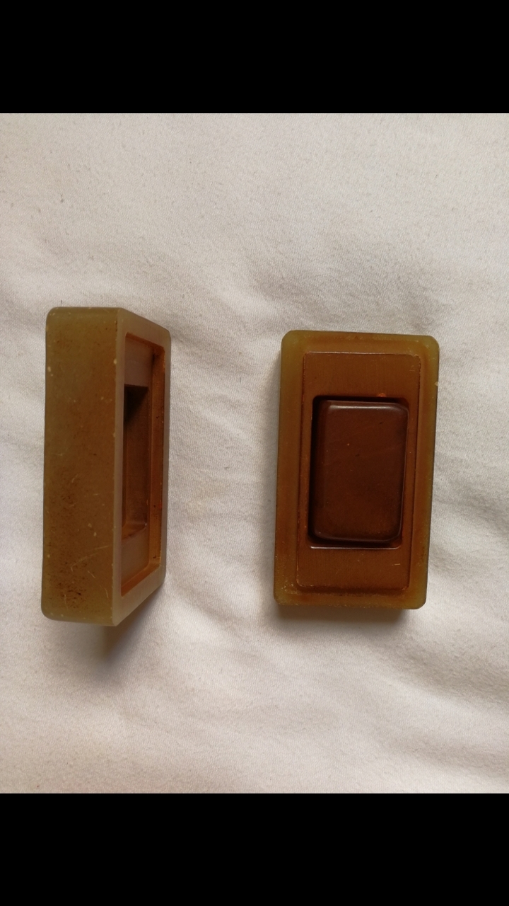 祖传清代鸿先生田黄印章,此物经历有多用痕迹.