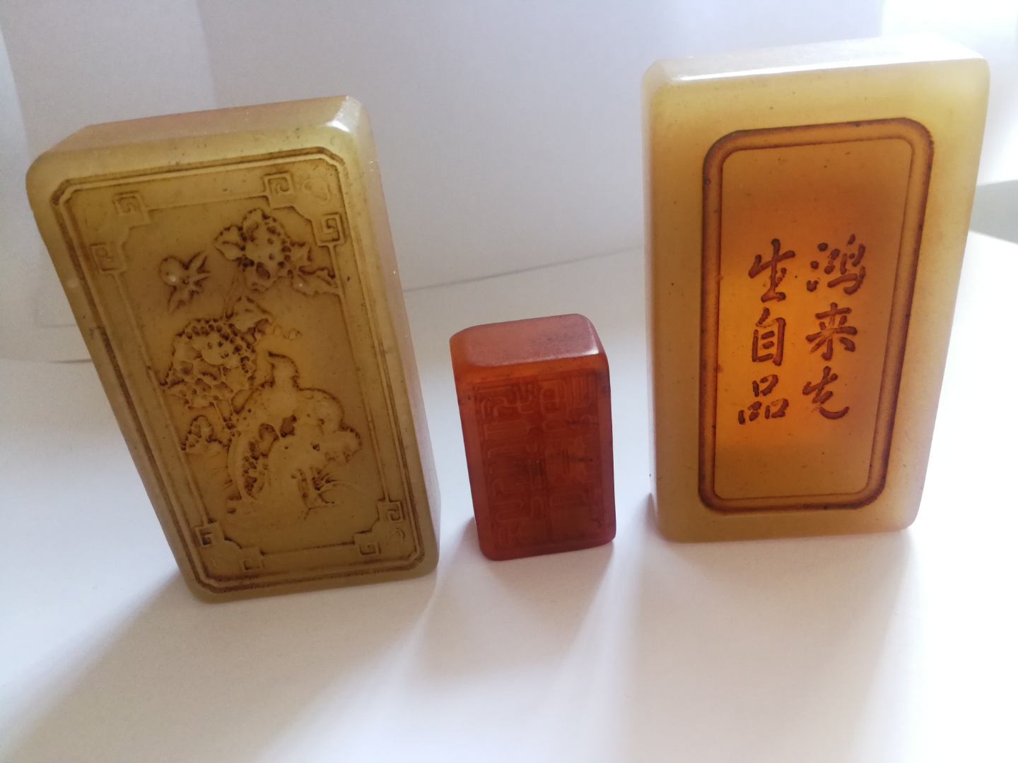 祖传清代鸿先生田黄印章,此物经历有多用痕迹.