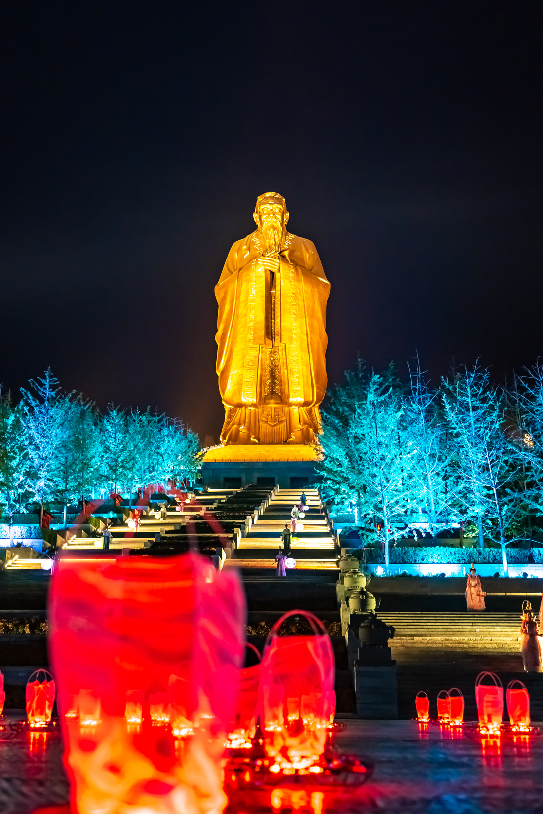 曲阜尼山圣境夜景图片