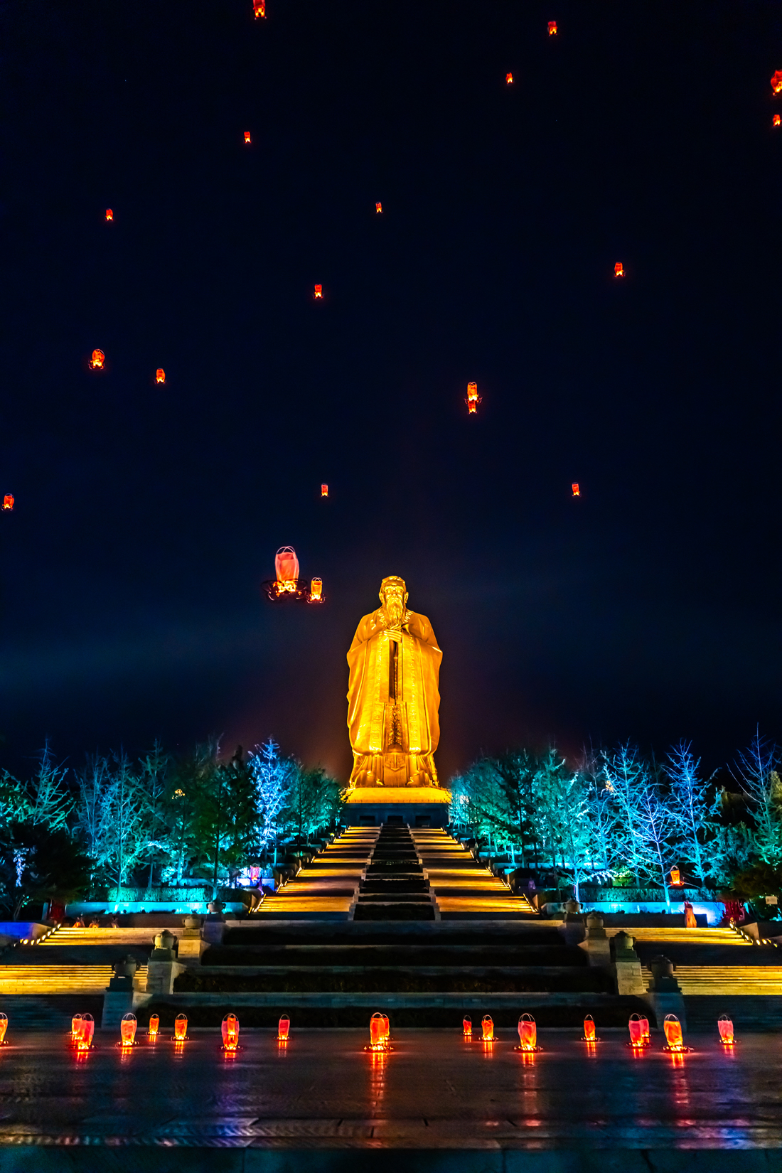 曲阜尼山圣境夜景图片