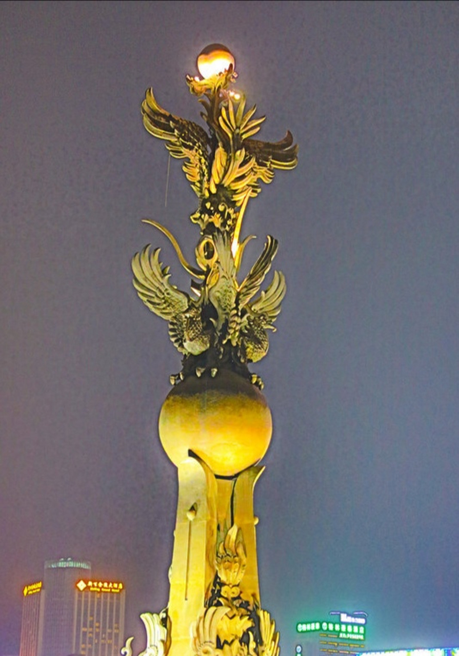 浅水湖泊林草丛, 觅食鸠鸟飞满天, 鸠玆得名鱼米乡, 芜湖鸠兹海内榜