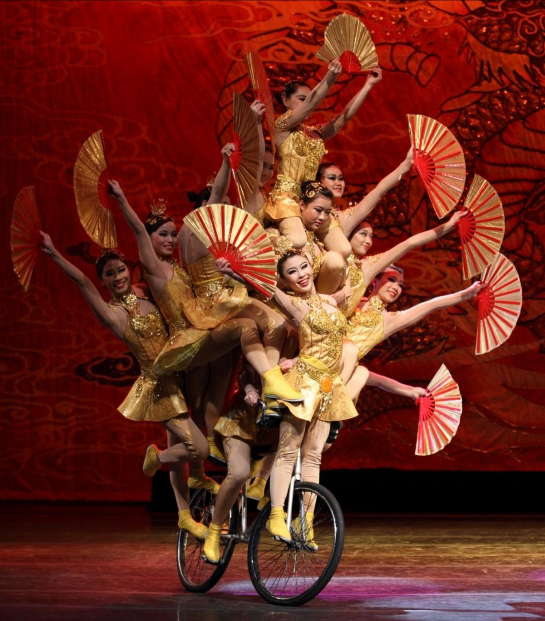 《青龙献艺之吴桥杂技》  杂技之乡吴桥.