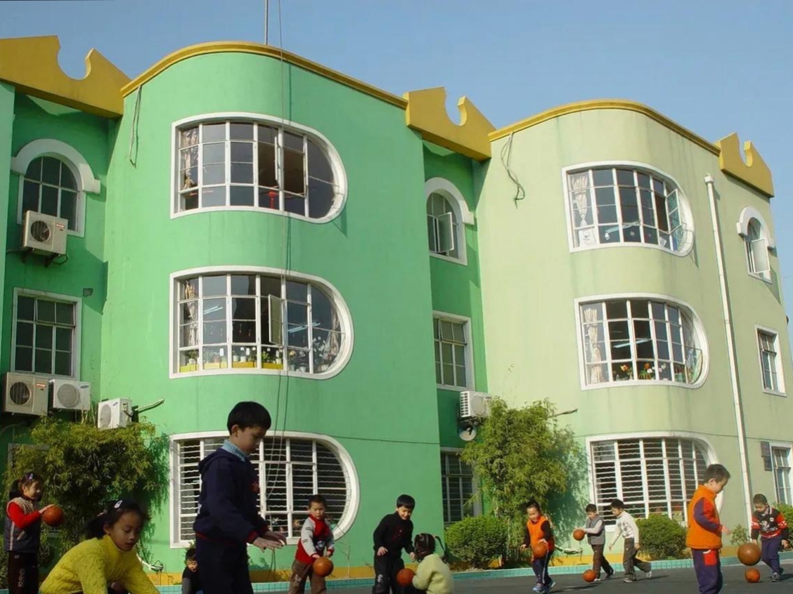 随着出生率下降,上海"在园儿童人数"这个数据出现了显著下滑