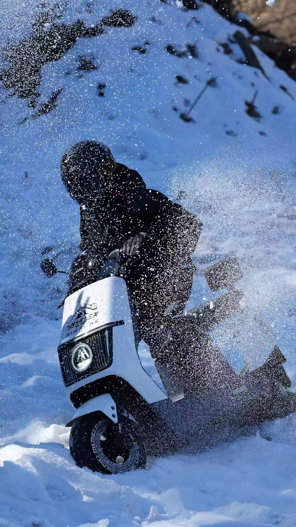 爱玛仰望 7238石墨烯 一次充电两百公里