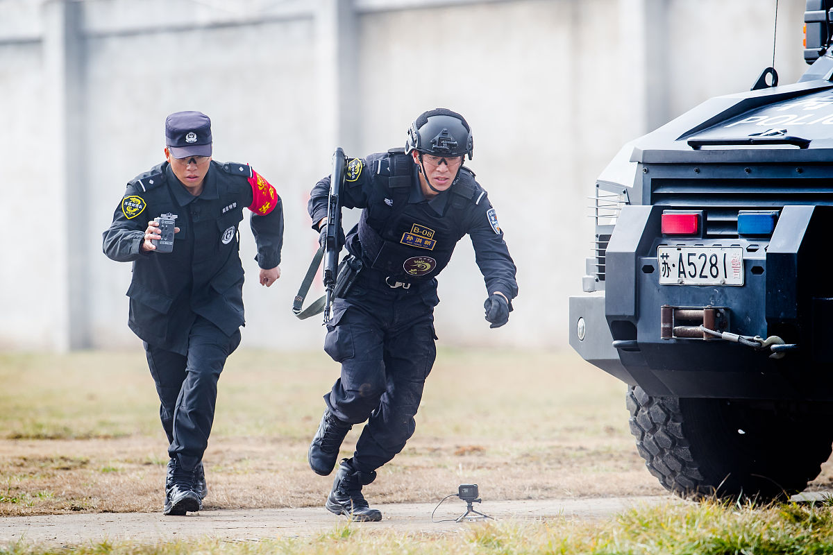 特警冬日实战训练有多硬核#