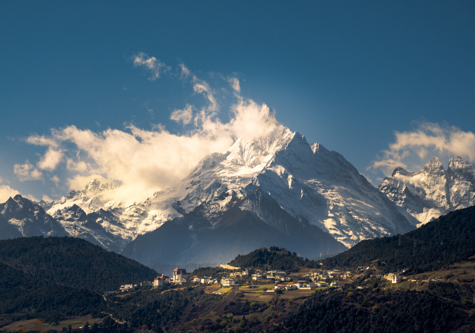 催泪管雪域神山图片