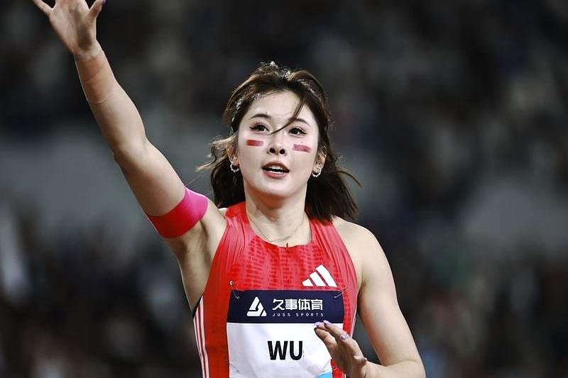 17岁张倩11.80秒破亚洲百米纪录夺金