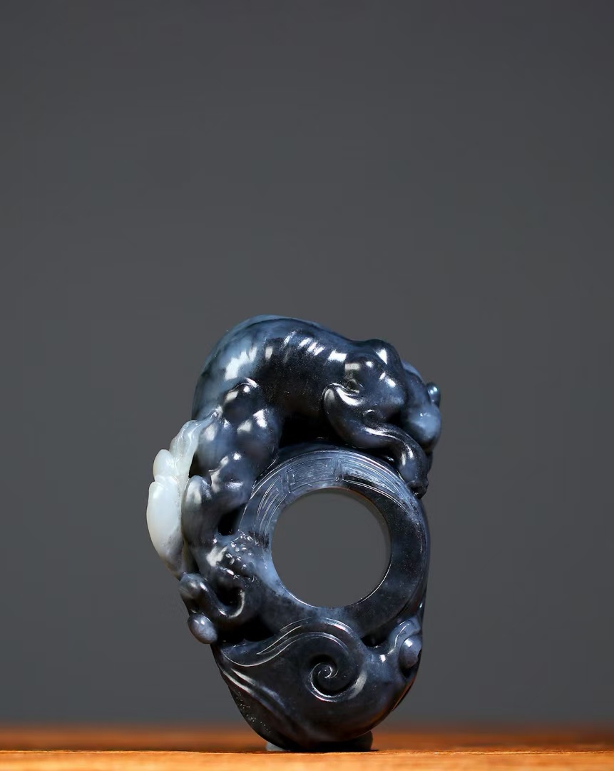 收藏美物: 【聚宝兽·豹】和田青花墨玉籽料,高品质墨玉,质纯脂美,黑